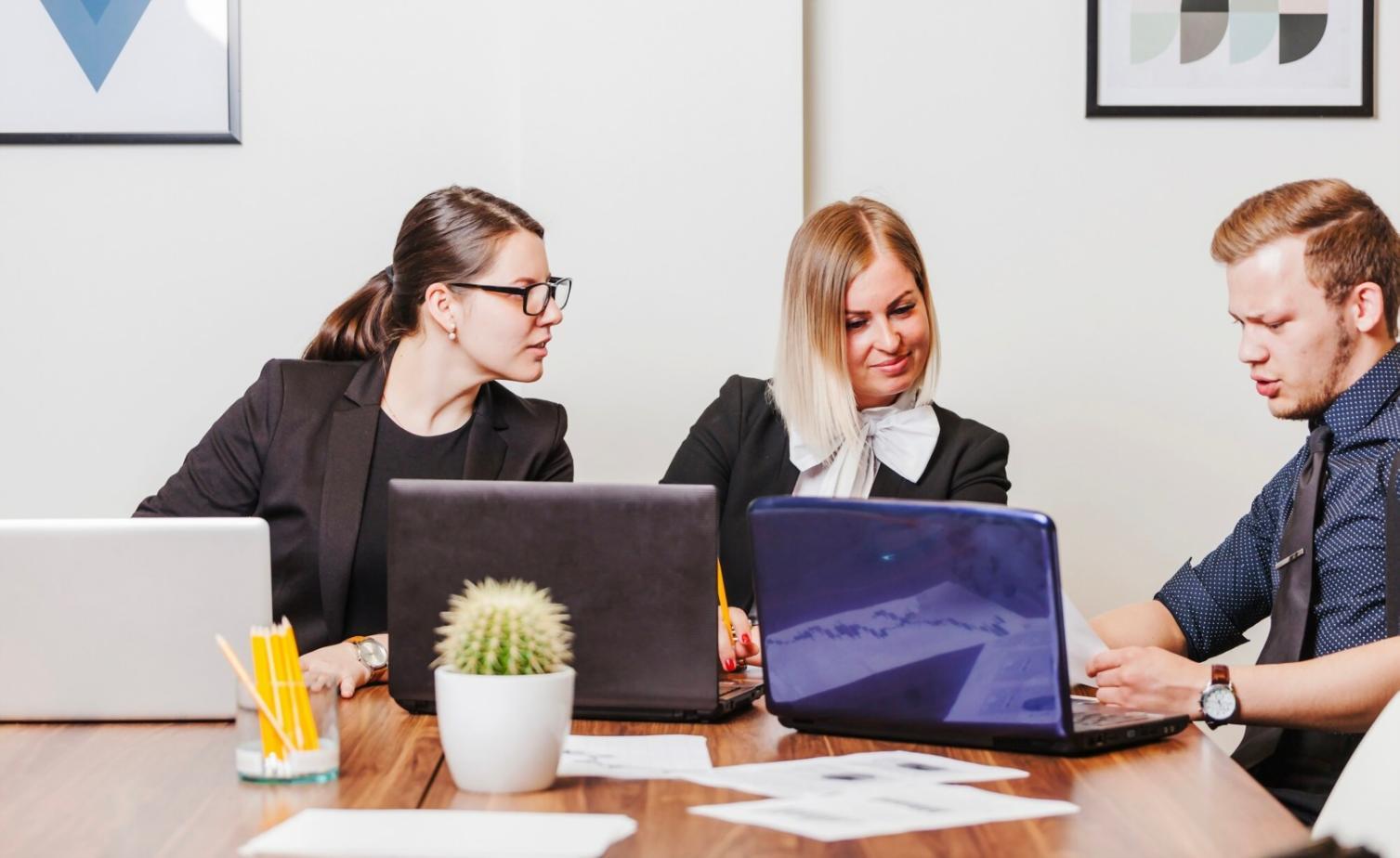 Interface de plateforme d'apprentissage financier adaptée aux différents appareils